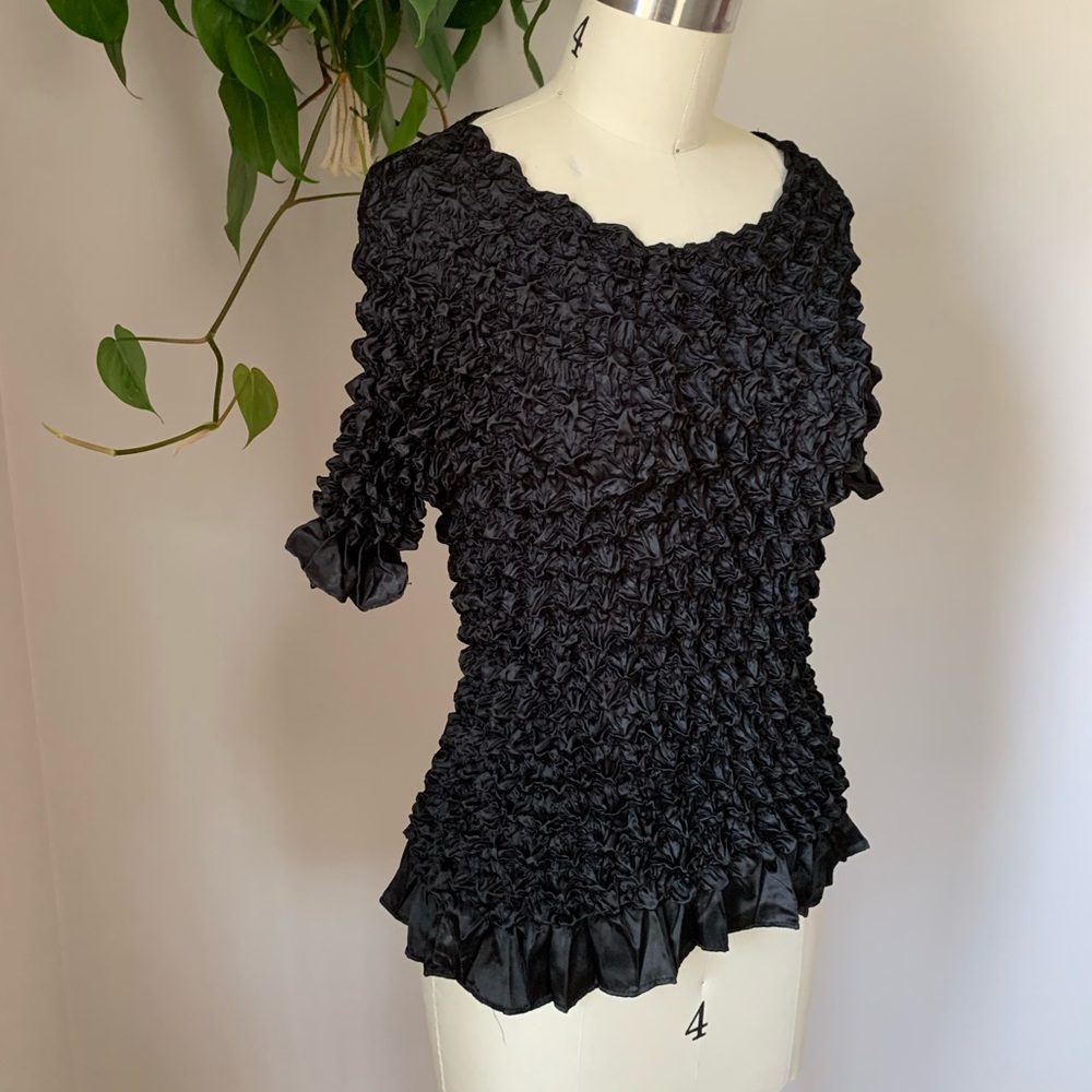 🌼3/$25 Vintage 1990's FC Ruffle Popcorn Top